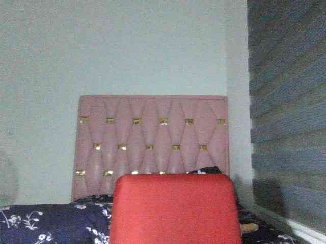 Hotchocolatee191 webcam