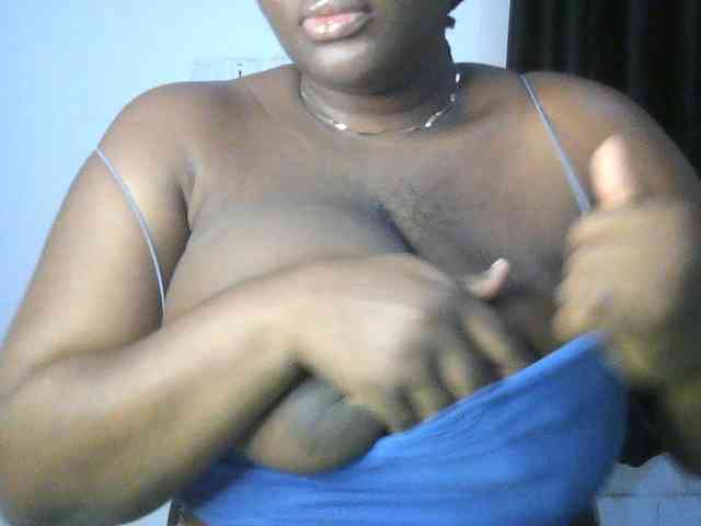 Hotchocolatee191 webcam
