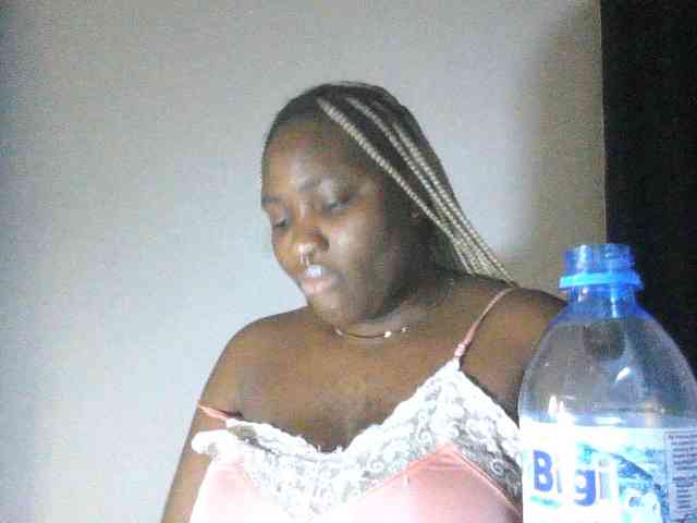 Hotchocolatee191 webcam