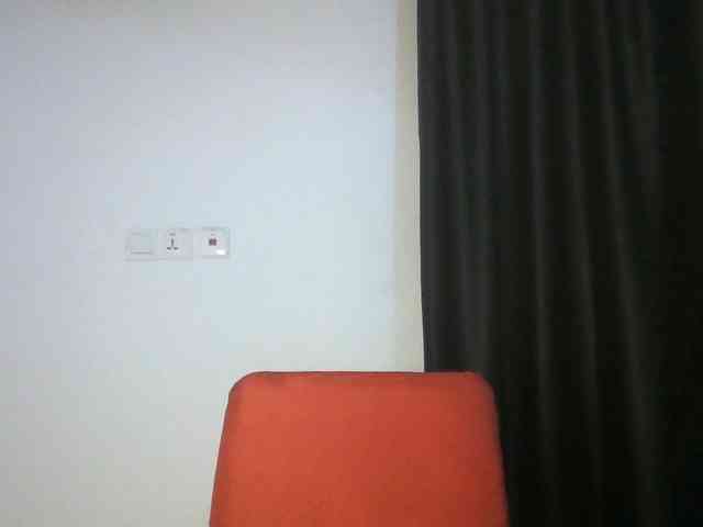 Hotchocolatee191 webcam