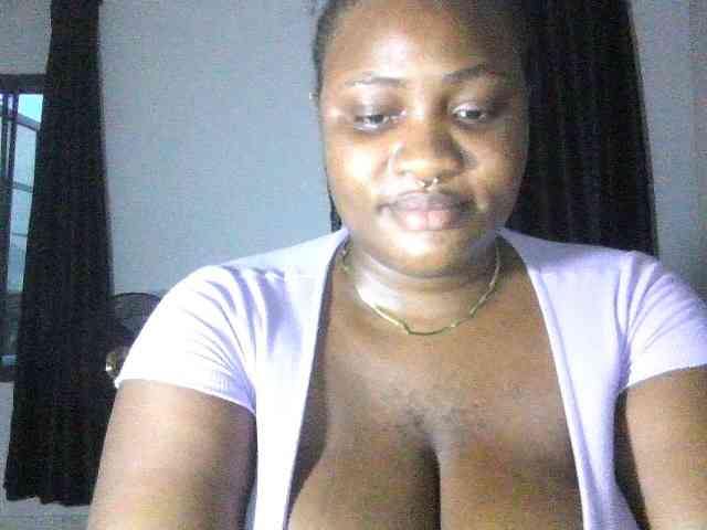 Hotchocolatee191 webcam