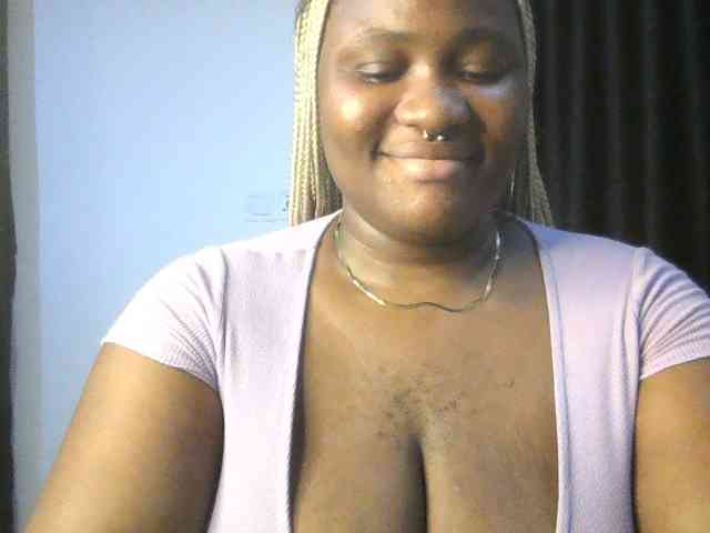 Hotchocolatee191 webcam