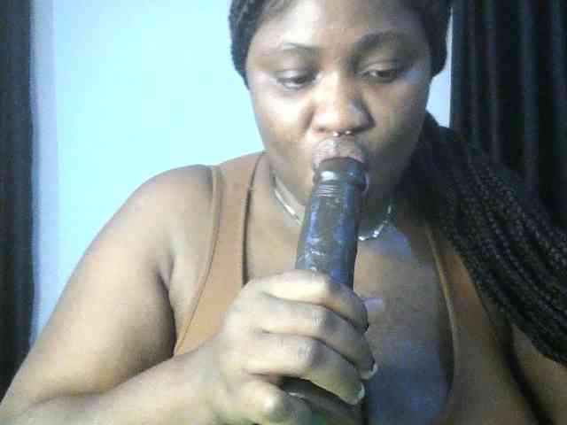 Hotchocolatee191 webcam