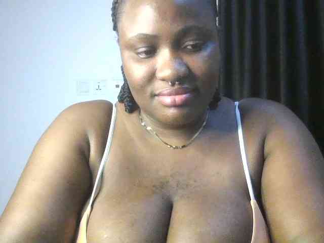 Hotchocolatee191 webcam