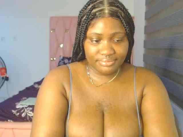 Hotchocolatee191 webcam