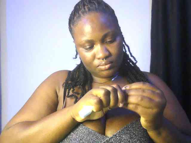 Hotchocolatee191 webcam