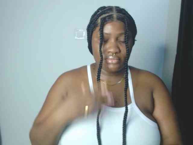 Hotchocolatee191 webcam