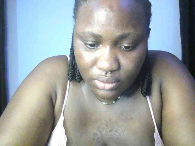 Hotchocolatee191 webcam