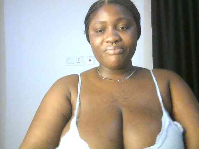 Hotchocolatee191 webcam