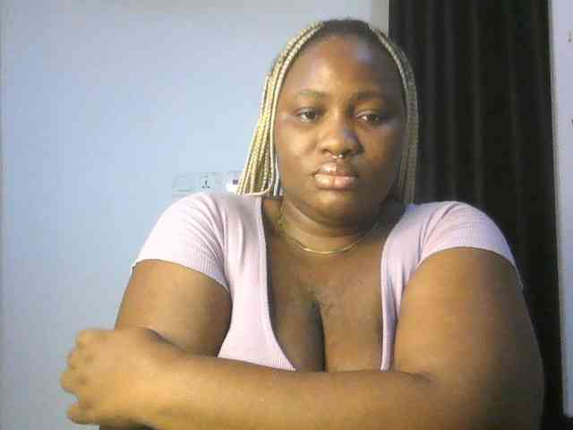 Hotchocolatee191 webcam