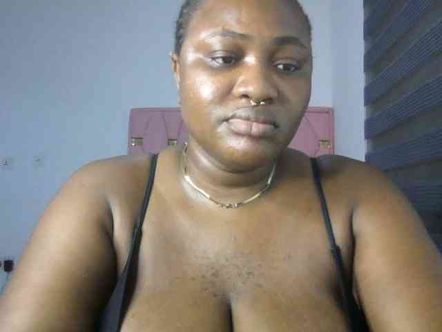 Hotchocolatee191 webcam