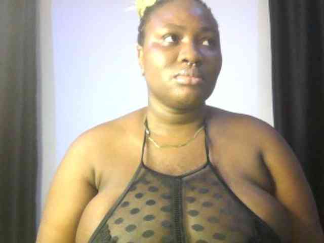 Hotchocolatee191 webcam