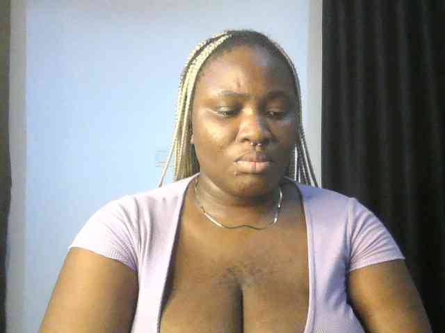 Hotchocolatee191 webcam