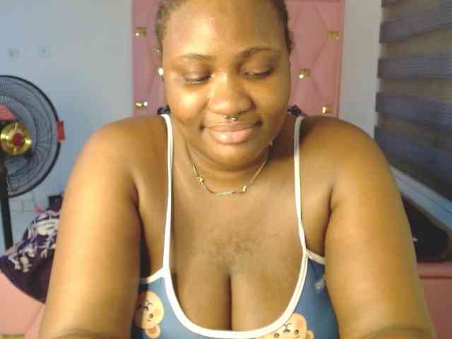 Hotchocolatee191 webcam