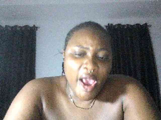 Hotchocolatee191 webcam