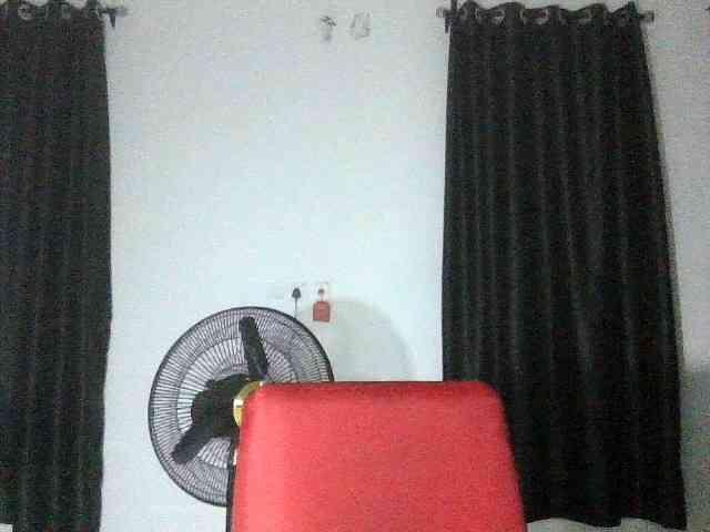 Hotchocolatee191 webcam