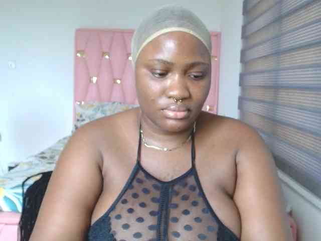 Hotchocolatee191 webcam