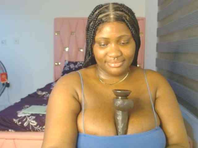Hotchocolatee191 webcam