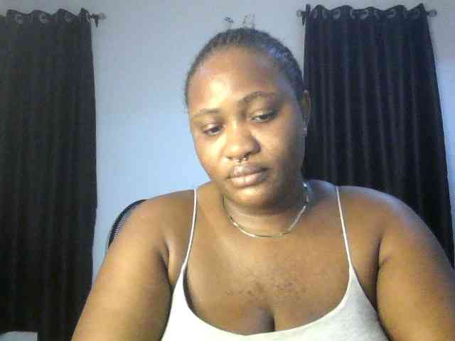 Hotchocolatee191 webcam