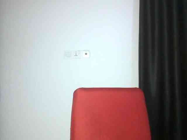 Hotchocolatee191 webcam