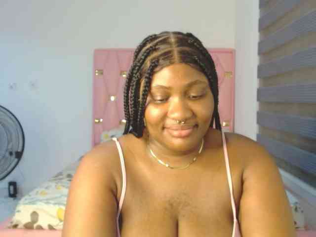Hotchocolatee191 webcam