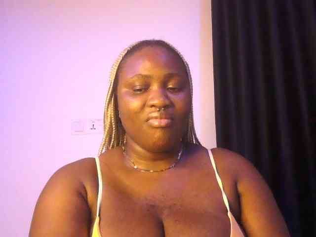 Hotchocolatee191 webcam
