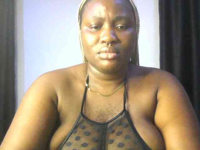 Hotchocolatee191 webcam