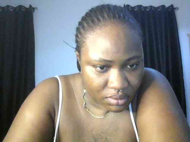 Hotchocolatee191 webcam