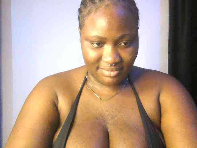 Hotchocolatee191 webcam