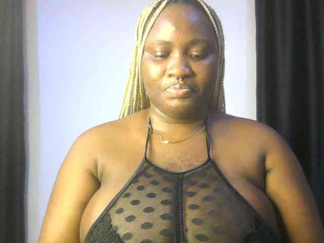 Hotchocolatee191 webcam