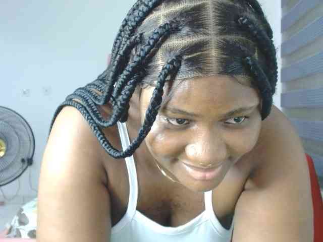 Hotchocolatee191 webcam