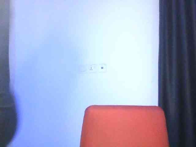 Hotchocolatee191 webcam