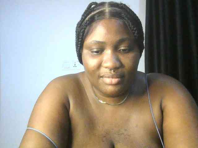 Hotchocolatee191 webcam