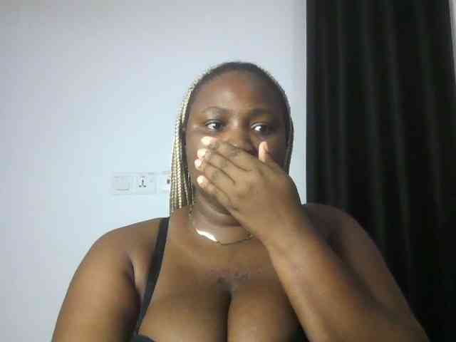 Hotchocolatee191 webcam