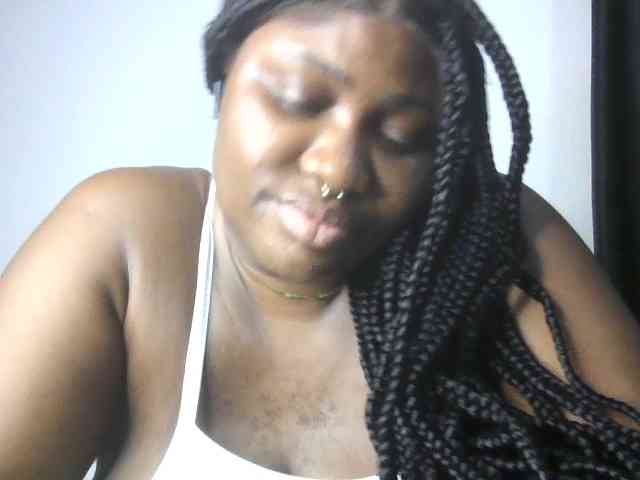 Hotchocolatee191 webcam