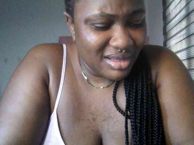 Hotchocolatee191 webcam