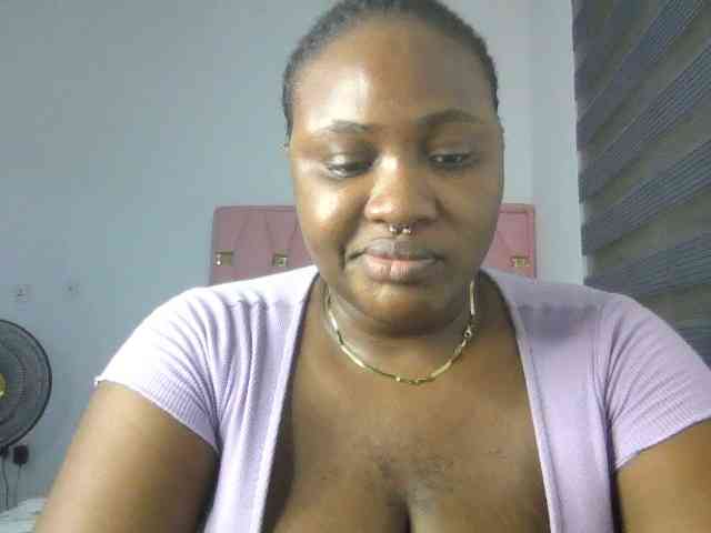 Hotchocolatee191 webcam