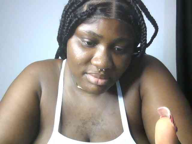 Hotchocolatee191 webcam