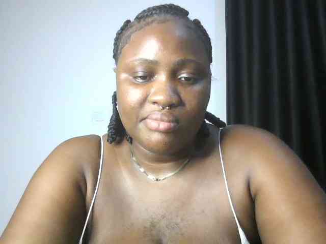 Hotchocolatee191 webcam