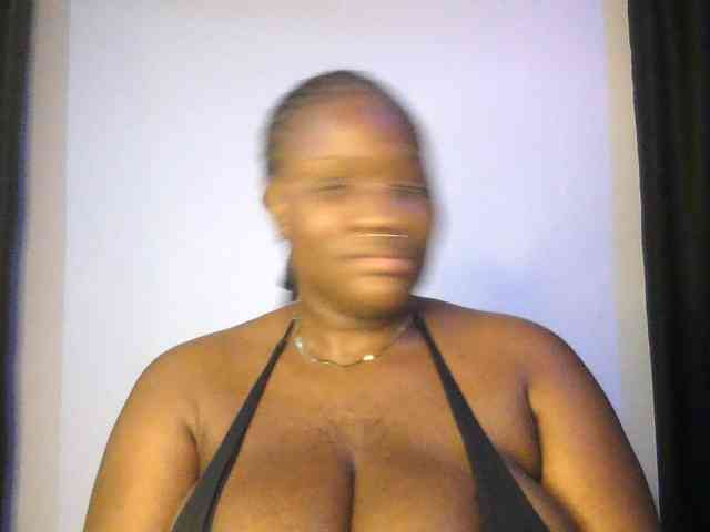Hotchocolatee191 webcam