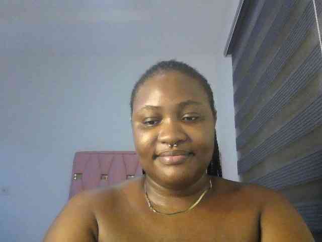 Hotchocolatee191 webcam