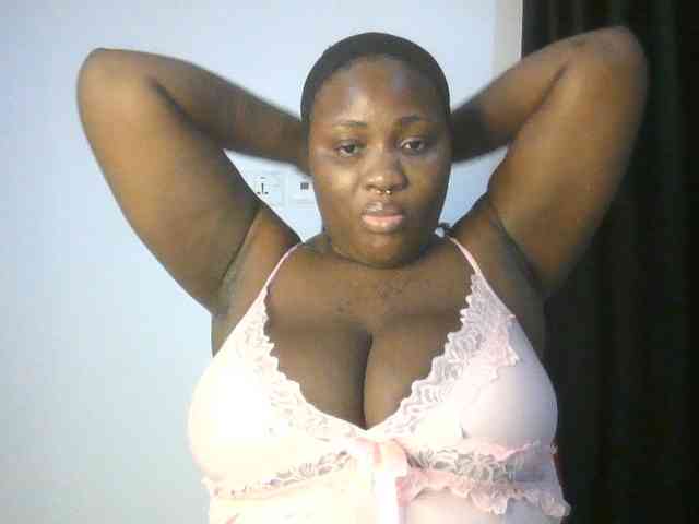 Hotchocolatee191 webcam