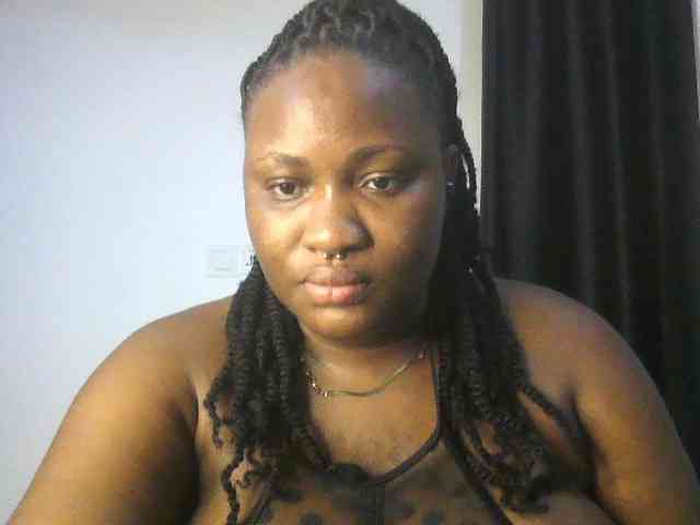 Hotchocolatee191 webcam