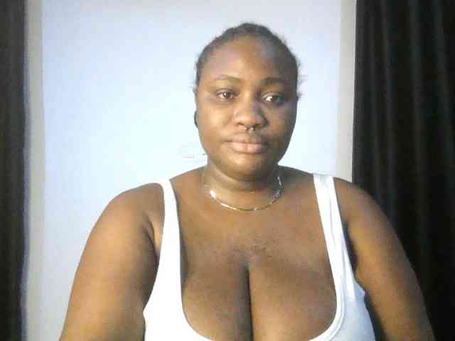 Hotchocolatee191 webcam