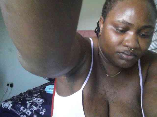 Hotchocolatee191 webcam