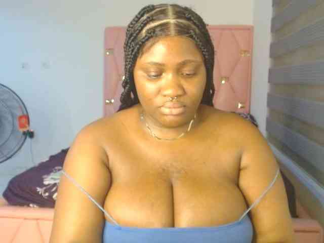 Hotchocolatee191 webcam