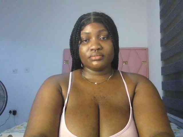 Hotchocolatee191 webcam