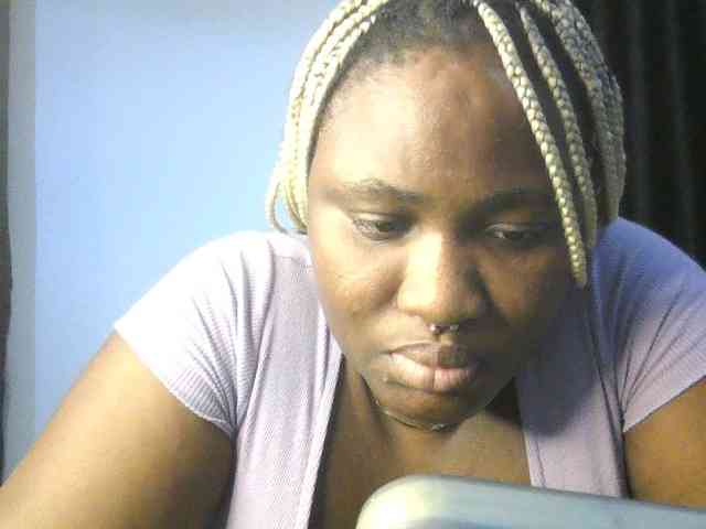 Hotchocolatee191 webcam