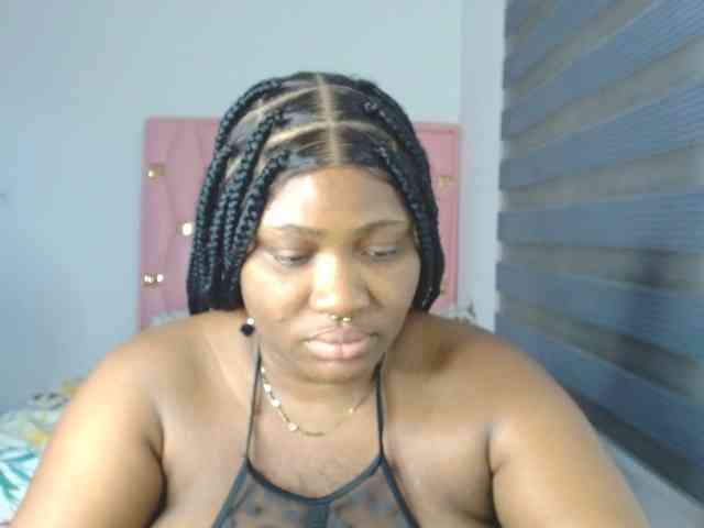 Hotchocolatee191 webcam