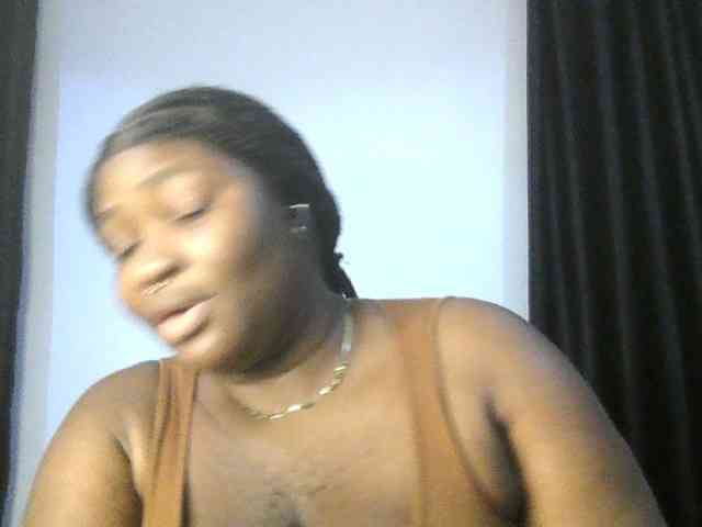 Hotchocolatee191 webcam